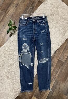 American Eagle Size 6 Dark Wash Distressed Strigid Embroidered Mom Jeans